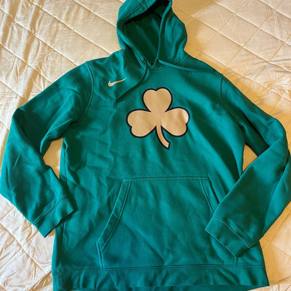 Boston Celtics hoodie men’s large Nike